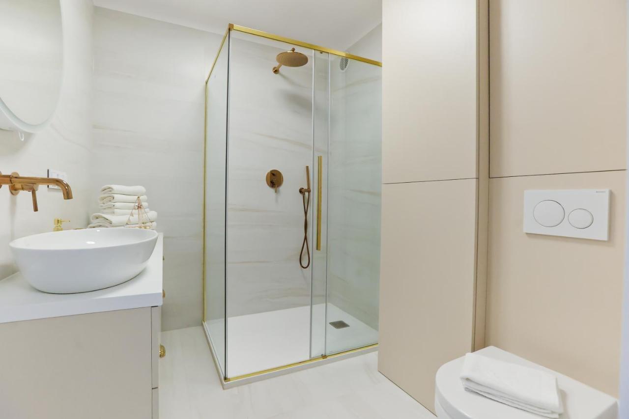 M&K Apartamenty Sailors Golden Yacht, Gdansk - Wyspa Sobieszewska Екстериор снимка