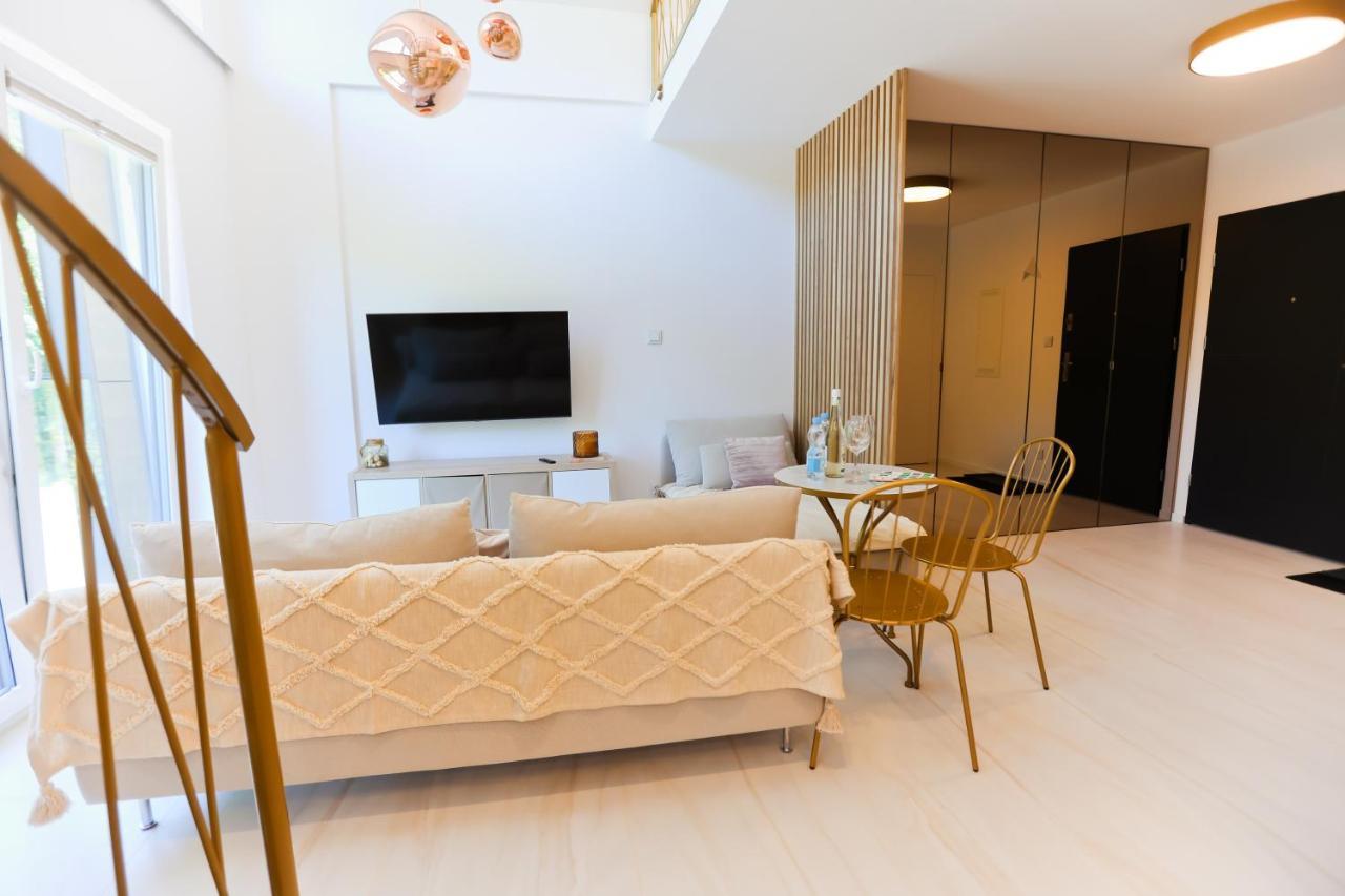 M&K Apartamenty Sailors Golden Yacht, Gdansk - Wyspa Sobieszewska Екстериор снимка