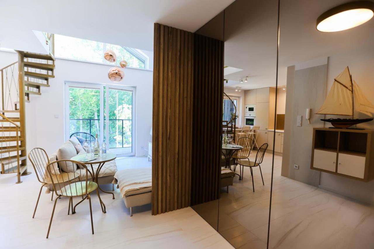 M&K Apartamenty Sailors Golden Yacht, Gdansk - Wyspa Sobieszewska Екстериор снимка
